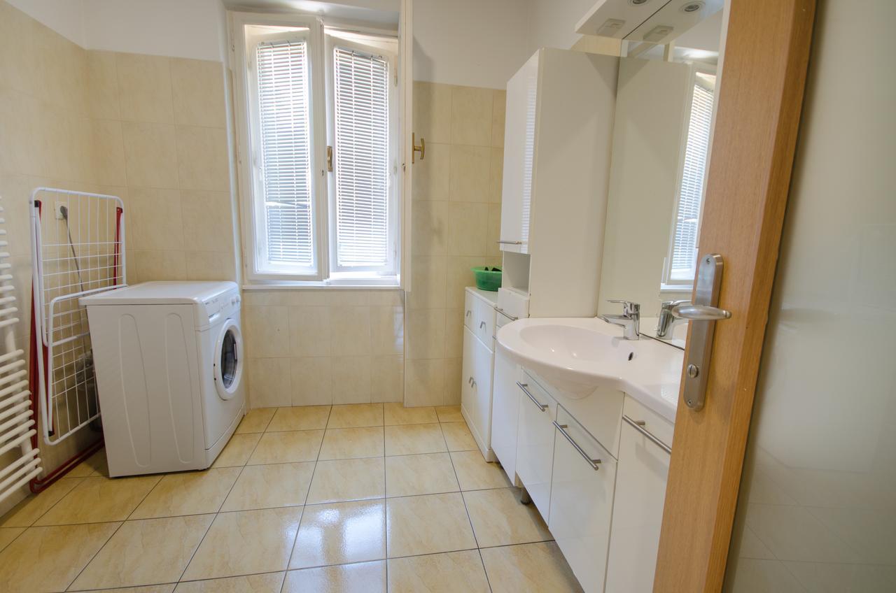 Glinska Rooms Ljubljana Bagian luar foto