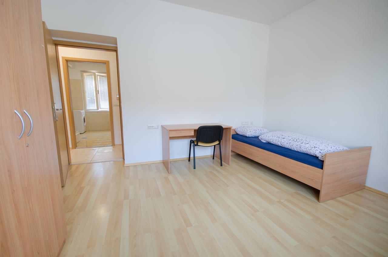 Glinska Rooms Ljubljana Bagian luar foto